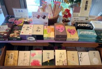 きずな館、仏壇店店内イメージ画像